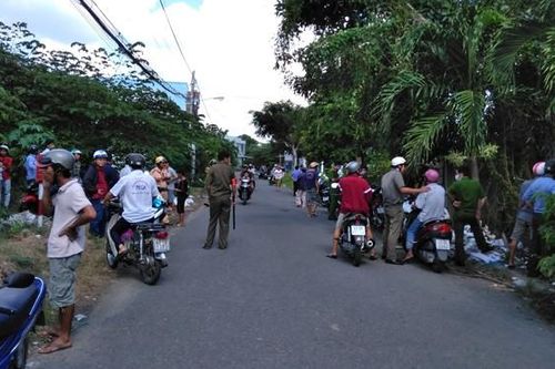 Kinh hãi phát hiện người đàn ông chết treo cổ trên cây me
