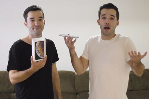 Face ID trên iPhone Xs Max vẫn bị qua mặt bởi các cặp song sinh