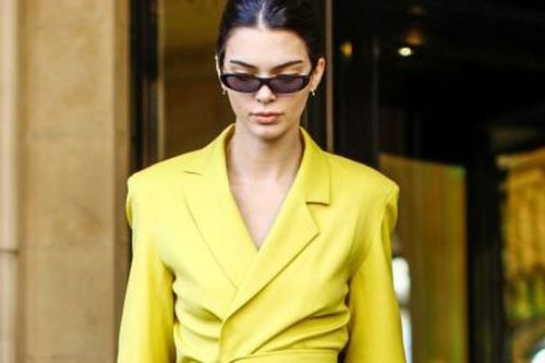 Street style sặc sỡ của dàn mỹ nhân Hollywood tuần qua