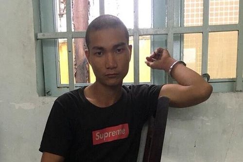 Tên cướp hứa trả tài sản nếu nạn nhân đồng ý cho... hôn