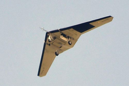 Cứ địa IS ở Deir Ezzor, Syria bị UAV, tên lửa Iran ồ ạt tập kích báo thù