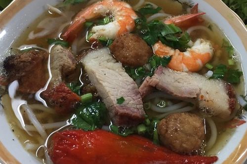 Quán bún mắm cá linh miền Tây ai đi qua cũng phải ngoái nhìn