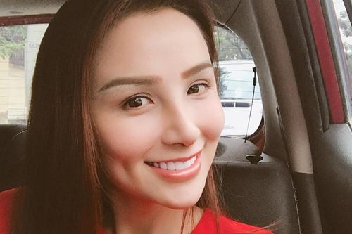 Gương mặt hoa hậu Diễm Hương ngày càng khác lạ, khó nhận ra