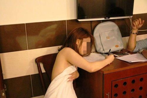 Người phụ nữ giúp cụ ông 70 tuổi tìm gái mại dâm