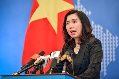 VN lên tiếng về vụ tàu chiến TQ áp sát tàu Mỹ trên Biển Đông