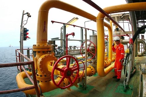 Giá dầu thế giới 5/10: Giảm nhẹ sau thông tin Saudi Arabia nâng sản lượng lên mức kỷ lục