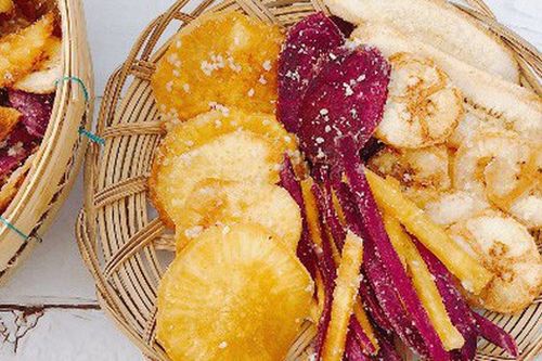 Khoai lang và chuối chiên giòn tan