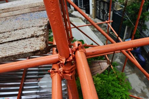 Quán cà phê giàn giáo kỳ lạ ở Sài Gòn