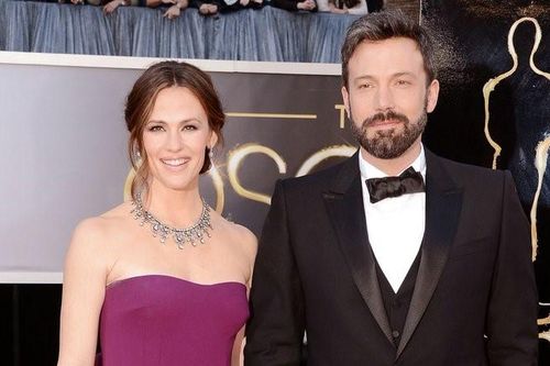 Ben Affleck và Jennifer Garner chính thức ly hôn sau 3 năm ly thân