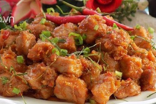Thịt nạc rim khô đậm đà, ngon miệng bao nhiêu cơm cũng hết ngày mát trời