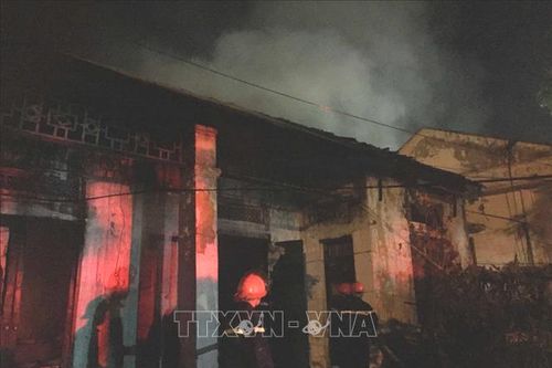 Cháy dãy nhà tập thể cũ ở thành phố Vinh, Nghệ An