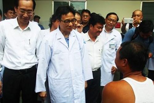 Phó thủ tướng Vũ Đức Đam kiểm tra công tác phòng chống dịch bệnh và tự chủ tài chính bệnh viện
