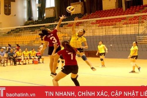 Khai mạc Giải Bóng chuyền nữ Đại hội TDTT toàn tỉnh lần thứ VIII