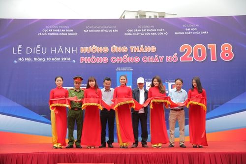 Đạp xe hưởng ứng Tháng phòng, chống cháy nổ