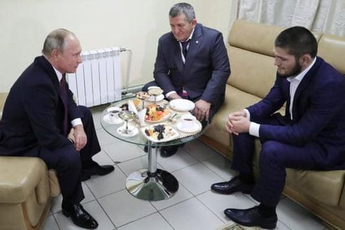 Tổng thống Nga Putin khen ngợi Khabib sau khi cho McGregor no đòn