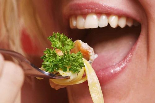10 nghi thức ăn uống kỳ lạ trên khắp nơi trên thế giới