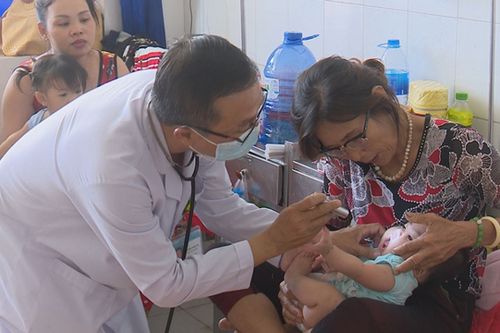 Số ca nhập viện do bệnh nhân tay chân miệng tăng cao