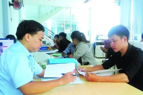 Xã hội hóa hành chính công: Nhà nước bớt 'ôm', dân tiện lợi