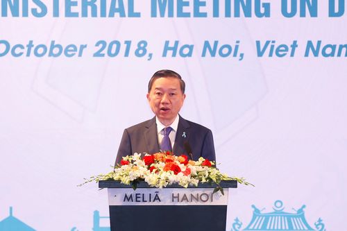 Việc sử dụng, sản xuất và mua bán ma túy bất hợp pháp tiếp tục diễn biến phức tạp