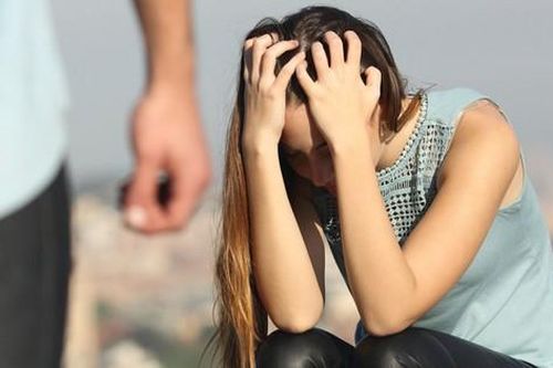 Pháp: 5 biện pháp mới trong phòng chống bạo lực gia đình