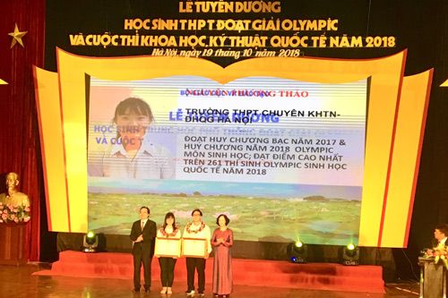 Tuyên dương học sinh đạt giải quốc tế và khu vực năm 2018