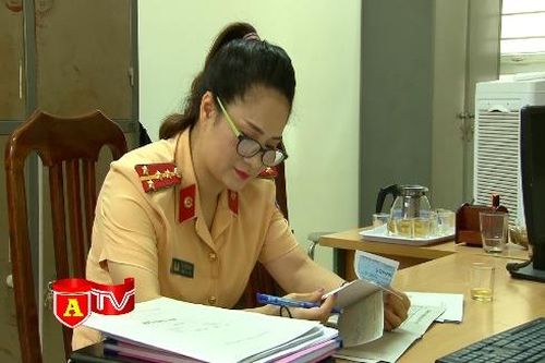Nữ Cảnh sát giao thông ấn tượng vì những sáng kiến vì nhân dân