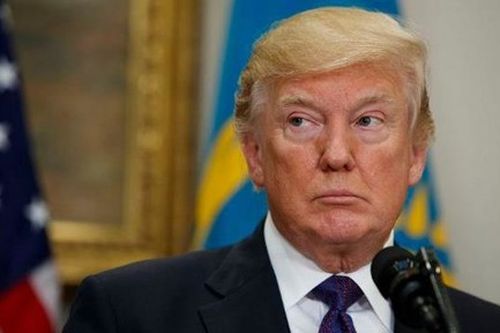 Trump cắt viện trợ, báo động quân đội về đoàn người di cư