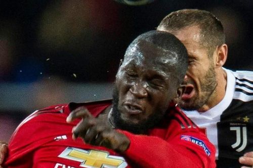 Giá như MU có tiền đạo giỏi hơn Lukaku