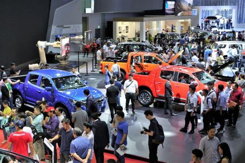 Chevrolet 'độ sẵn' Trailblazer và Colorado cho khách Việt