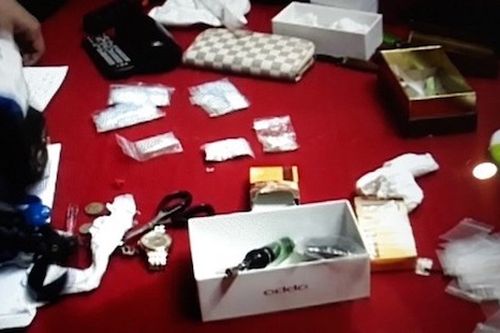 Bắt đối tượng nằm liệt giường vẫn bán ma túy