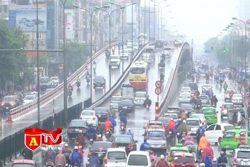Hạn chế xe cá nhân, thu phí giờ cao điểm vào nội đô để giảm ùn tắc giao thông