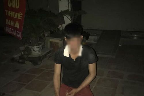 Thông tin bất ngờ vụ nam thanh niên quỳ gối khi bị nghi ngờ lẻn vào nhà cưỡng hiếp người phụ nữ 3 con