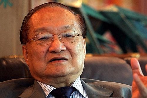 Tiểu thuyết gia võ hiệp Kim Dung qua đời