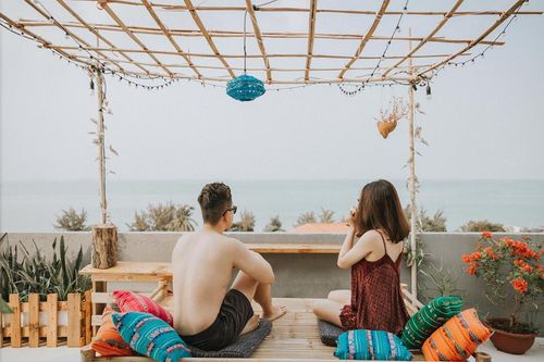 Vợ điều trị ung thư giai đoạn cuối, mấy người làm được như người chồng này