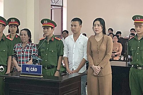 Vết trượt dài của người phụ nữ từ nạn nhân trở thành kẻ mua bán người