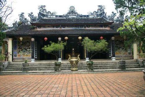 Chuyện ít biết về ngôi chùa Thiền sư Thích Nhất Hạnh đang tịnh dưỡng
