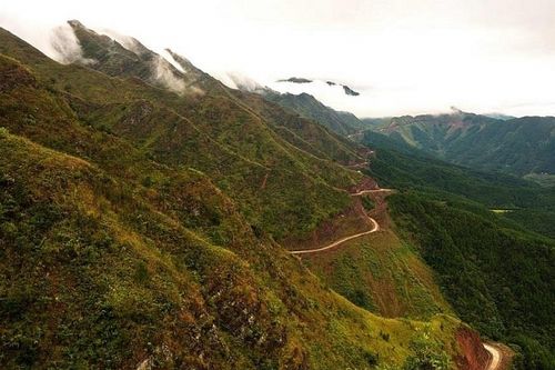 Chinh phục 'Sống lưng khủng long' vùng Đông Bắc