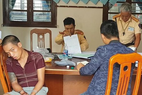 Thanh niên dương tính ma túy, trộm xe khách 16 chỗ