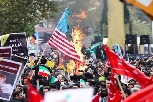 Người dân Iran tuần hành nhân 39 năm vụ chiếm giữ Đại sứ quán Mỹ