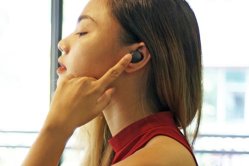 Trải nghiệm tai nghe không dây Samsung Gear IconX (2018): Tràn ngập công nghệ và cảm xúc!