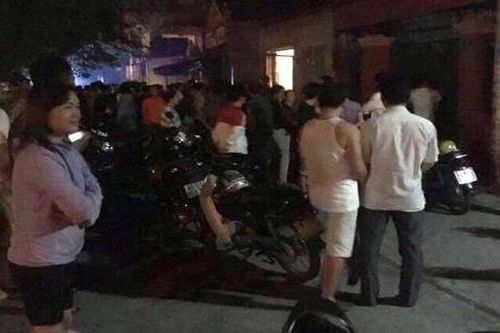 Kẻ lạ mặt sát hại cựu giáo viên, chém trọng thương hàng xóm