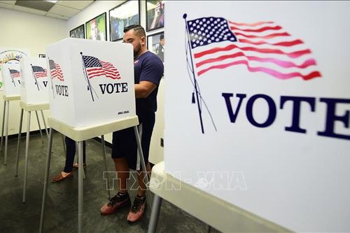 2/3 cử tri Mỹ bỏ phiếu để bày tỏ quan điểm về Tổng thống Donald Trump