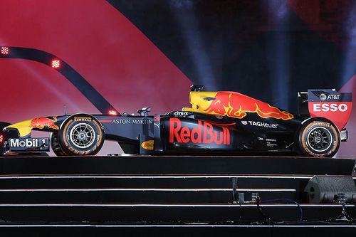 Chi tiết xe đua F1 của đội Red Bull mới xuất hiện tại Hà Nội