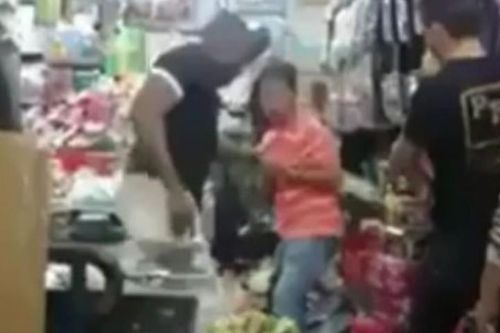 Người TQ ăn cú tát 'trời giáng' vì xúc phạm người bản địa Kenya