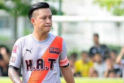 Nhiều ý kiến trái chiều về phát ngôn của Tuấn Hưng vụ sốt vé AFF