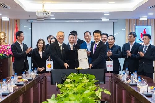 PVOIL Lào và Shell Thái Lan ký kết hợp đồng mua bán xăng dầu