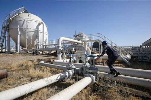 Kỳ vọng OPEC cắt giảm sản lượng hỗ trợ đà tăng của giá dầu châu Á
