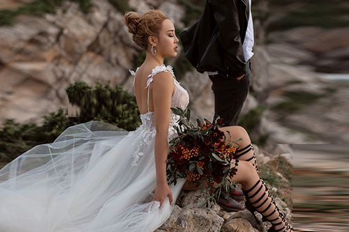 Những chiếc váy tuyệt vời cho cô dâu cá tính chất chơi nhất mùa cưới 2018