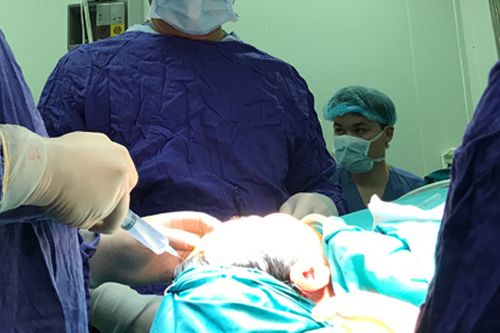 Kỳ diệu, lấy dây thần kinh từ chân ghép lên mắt chữa mù lòa
