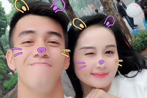 Cô giảng viên nóng bỏng thương nhớ tiền đạo ĐTVN trước ngày 20/11